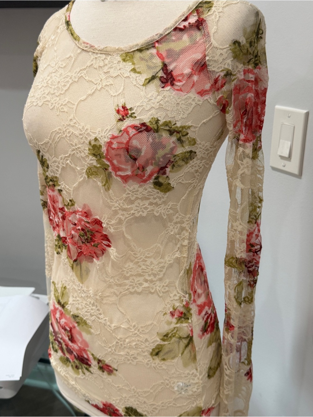 Kirra Vintage Y2K Long-Sleeve Floral Lace Top